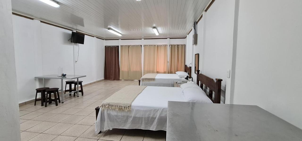 Sleep&Go! Cabina Cuadruple En Siquirres Centro - And Rafting Tour! Siqurres Da Alegria Εξωτερικό φωτογραφία