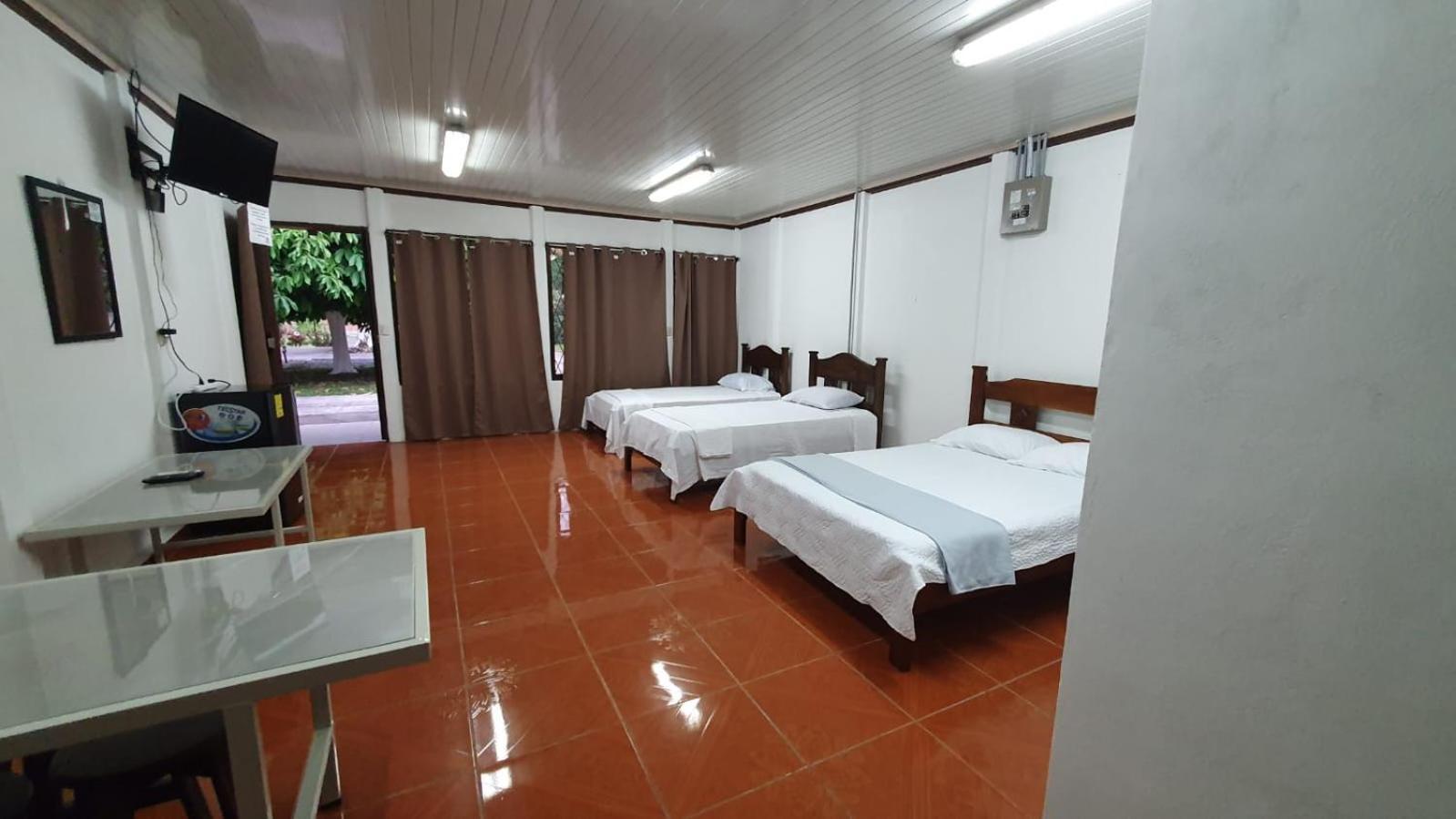 Sleep&Go! Cabina Cuadruple En Siquirres Centro - And Rafting Tour! Siqurres Da Alegria Εξωτερικό φωτογραφία